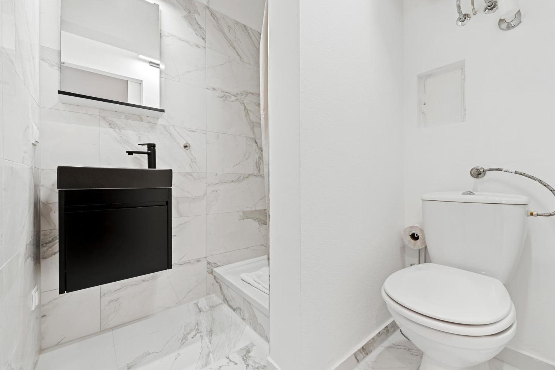 Apartment Cozy - 15 Min To City-centre - Contactless 24h Check-in