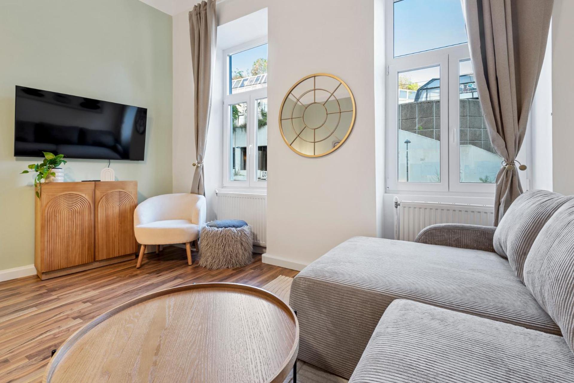 Cozy - 15 Min To City-centre - Contactless 24h Check-in Apartment Wien